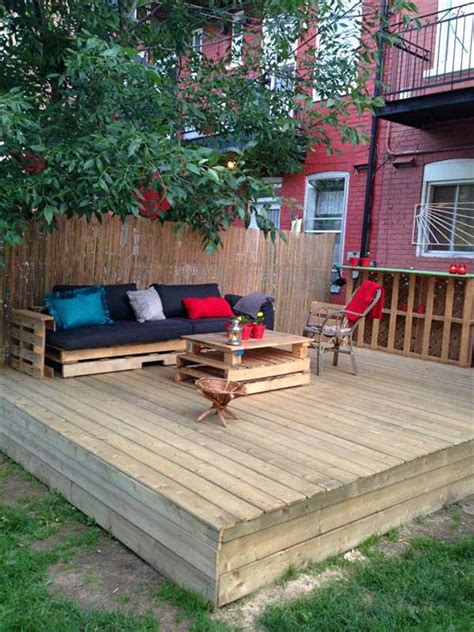 The average cost to build a deck is $7,654 with a typical range between $4,087 and $11,249. Top 19 Simple and Low-budget Ideas For Building a Floating ...