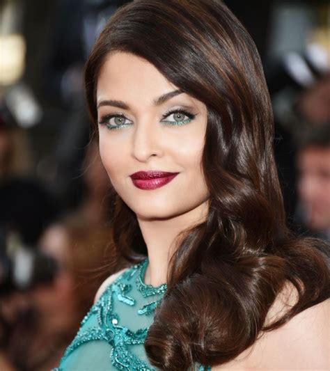 Aishwarya Rai Is The Most Beautiful Woman Outfits That Prove This