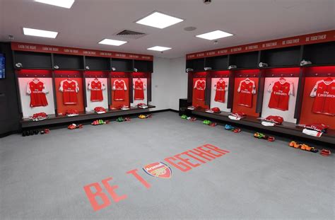 Be Together Printed On Arsenals Changing Room Floor Rgunners