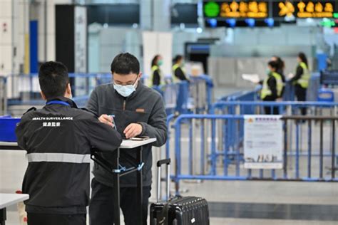 Search for text in url. 回港易實施首日逾二千人回港