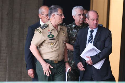 Ministério Da Defesa E Comando Militar Assinam Nota De Separação Entre A Política E As Forças