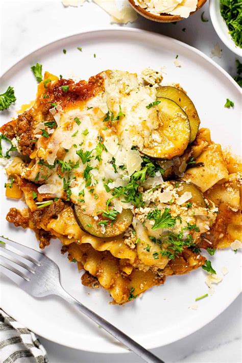 Cheesy One Pan Skillet Lasagna With Ground Beef Midwest Foodie