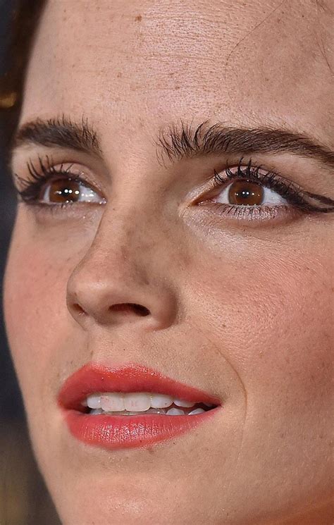 Close Up Emma Watson R Celebs