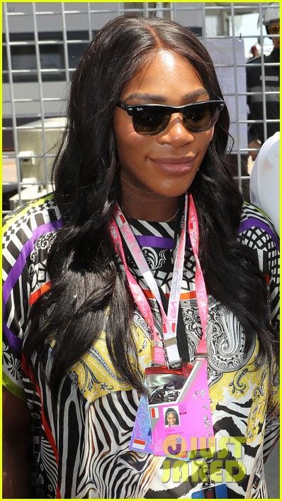 He was then greeted by tennis star serena williams, who waved the checkered flag as the honorary guest at the event. Serena Williams Joins Chris Hemsworth at Formula 1 World ...