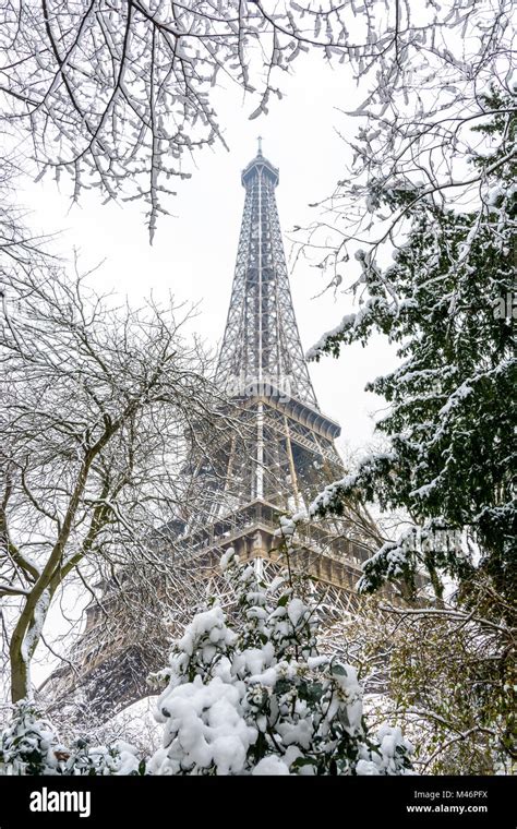 Snow Eiffel Tower Hi Res Stock Photography And Images Alamy