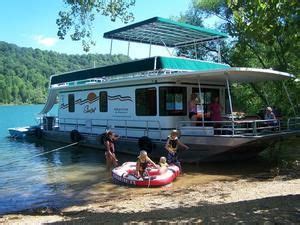 The lake is formed by the damming of the obey river, 7.3 miles dale hollow reservoir lies mainly in northern tennessee, where it covers portions of clay, pickett, and overton counties. House Boats For Sale On Dale Hollow Lake - Center Hill ...