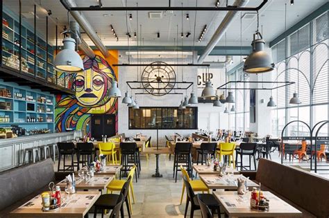 Industrial home decor ideas to add excitement and style to your interior. Modern industrial style in this trendy and colourful Paris ...