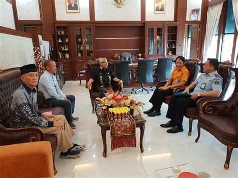 Kepala Kantor Wilayah Bersilahturahmi Dengan Wakil Gubernur Sulawesi