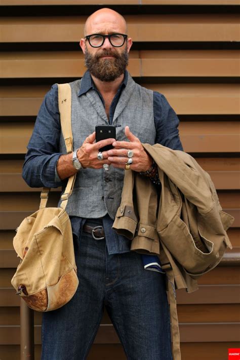 For example, chris hemsworth has long hair whenever he plays thor in a marvel movie, but he makes it look good while still coming off as masculine. upload_2017-2-8_11-29-42.png