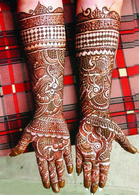 8 Beautiful Mehndi Designs To Enhance Your Natural Beauty