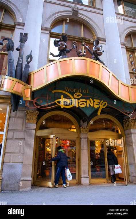 The Disney Store On Fifth Avenue In Midtown Manhattan In New York Stock Photo Alamy