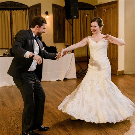 We are a team of top professional, energetic, creative. WEDDING DANCE LESSONS CHICAGO — Duet Dance Studio Chicago | Ballroom Dance in Chicago