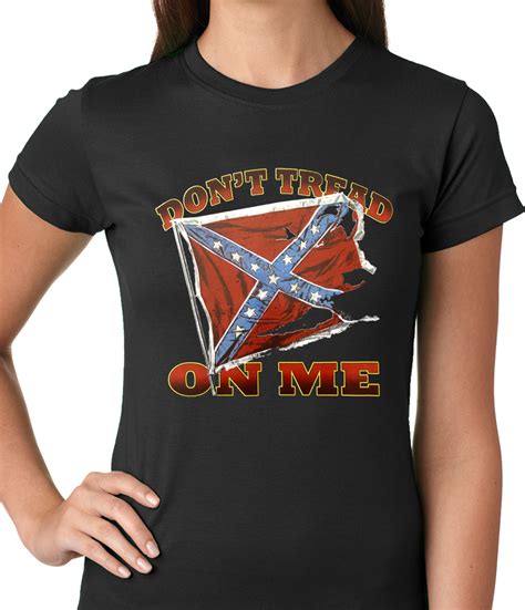 Få 20.000 endnu en rebel battle flag. Don't Tread On Me Confederate Flag Ladies T-shirt