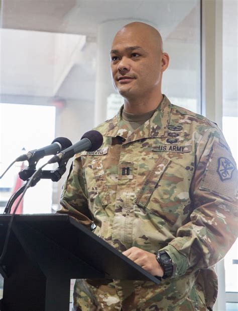 Inscom Hhc Welcomes New Commander Article The United States Army