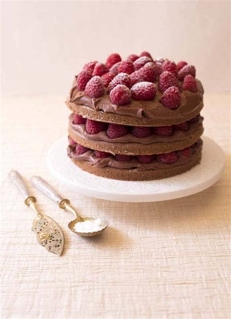 Layer cake au chocolat tonka et framboises gâteau à étages Recettes