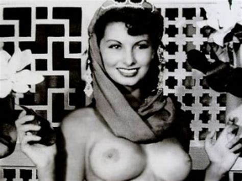 Sophia Loren Fue Fotografiada En Topless Infobae