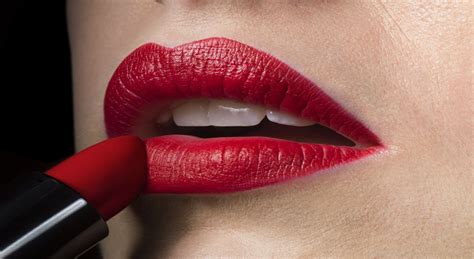 10 things only lipstick lovers would understand
