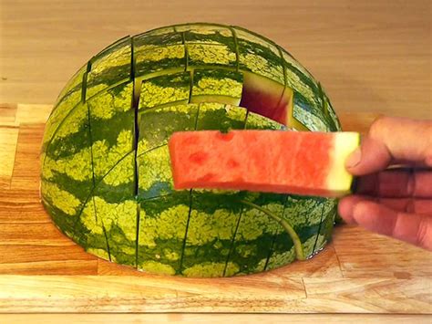 Youve Been Cutting Watermelon The Wrong Way This Is Genius Stuff