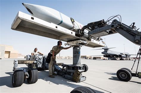 B 1b Weapons Loaders Conduct Combat Capability Training Us Air