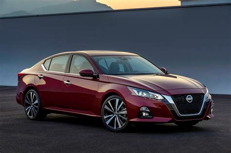2019 Nissan Altima Debuts In New York With 2 Liter Turbo And Awd
