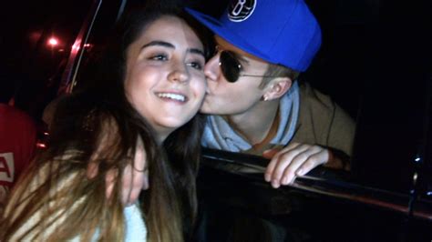 who is justin bieber kissing in los angeles video dailymotion