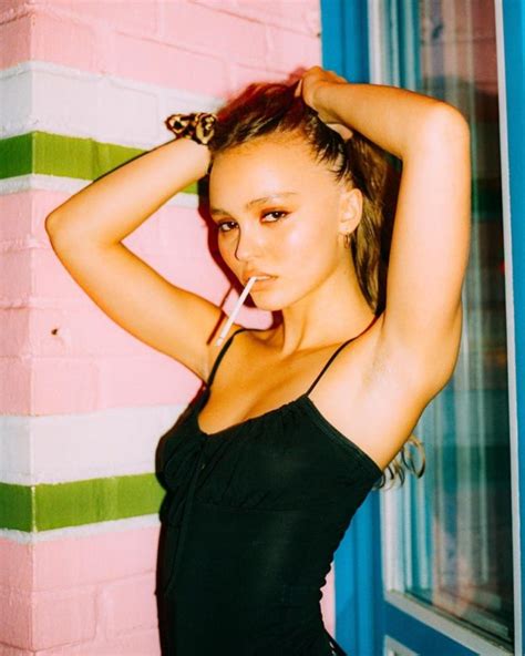 Lily Rose Depp Unseen Topless 8 Photos The Fappening