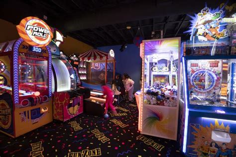 Biz Buzz Monday Dubuque Pizza Restaurant Opens Arcade Party Rooms