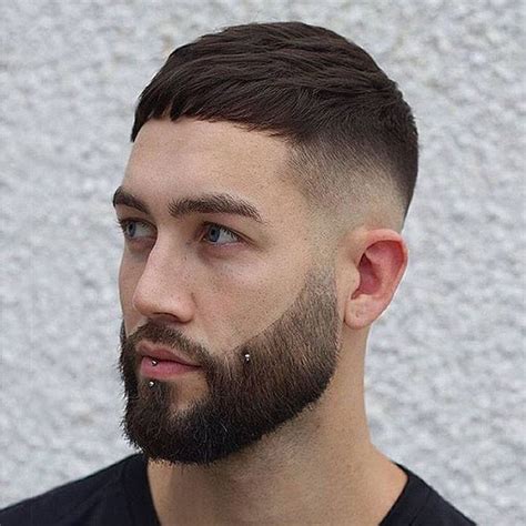 Men should have a close look at their face shape before getting a haircut. 61+ Cool & Stylish Hairstyles for Men - Sensod