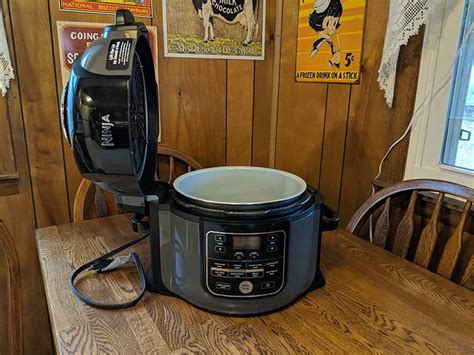 Not only that but it can also be used as an oven, roaster, dehydrator, slow cooker, and a say goodbye to your rice cooker because the ninja foodi can replace yet another kitchen appliance! Ninja Foodie Slow Cooker Instructions : Ninja Foodi ...