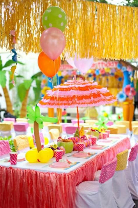 Set de table papier dressage de table table anniversaire chemins de table idée déco cuisine jetable idee deco noel idées de bricolage vaisselle. Décorer la table avec un set de table jetable!