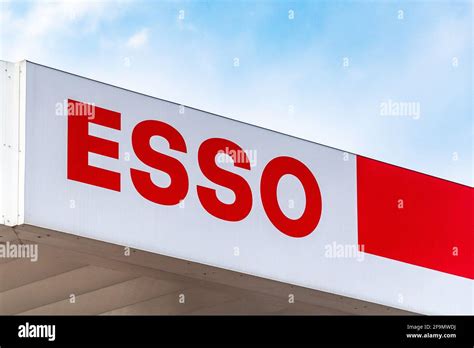 Esso Gas Station Sign Hi Res Stock Photography And Images Alamy