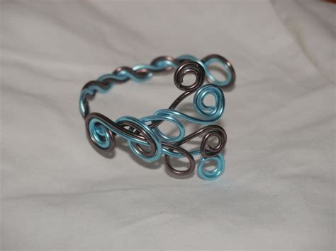 Bracelet En Fil Aluminium Marron Et Bleu Bracelet Par Crea Manika Bracelet En Cuir Bracelet