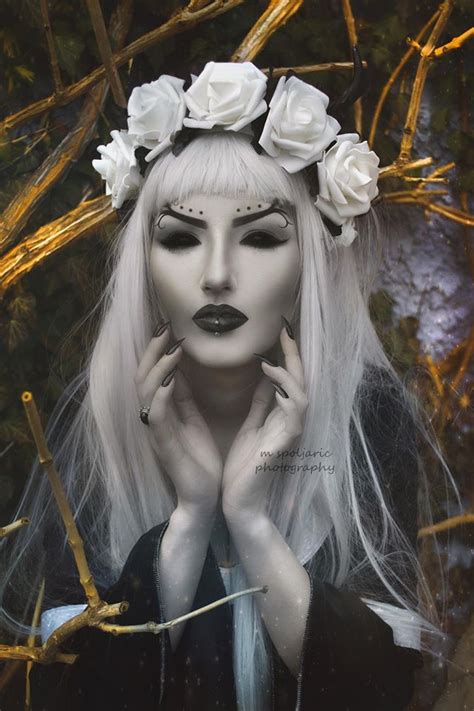 Pin By Jenluvs🎃👻💀 Halloween👻💀🎃 On Model Obsidian Kerttu Gothic Beauty Goth Beauty Goth Model