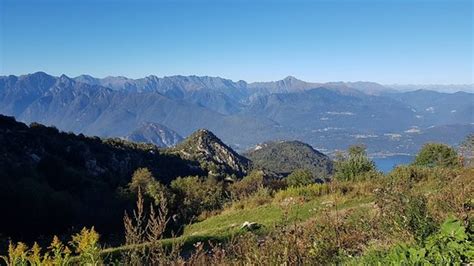 The first stage of the cable car takes you to alpino where, a 5 minute stroll from the cable car station, you will find the alpine gardens. Mottarone Cable Car (Stresa) - 2020 Alles wat u moet weten ...