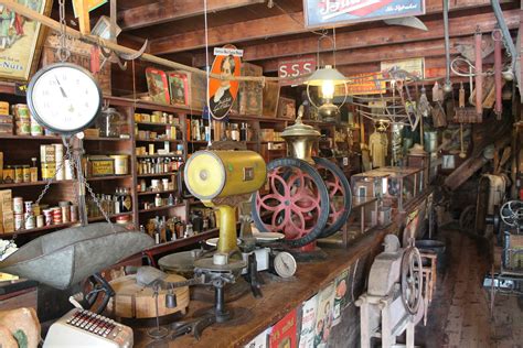 A General Store Preserved From The Past In The Mts Of Ga Tiendas Vintage