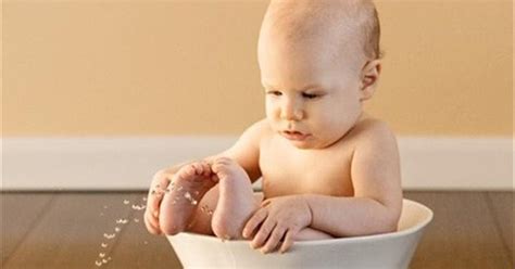Funny Pictures Of Babies Peeing