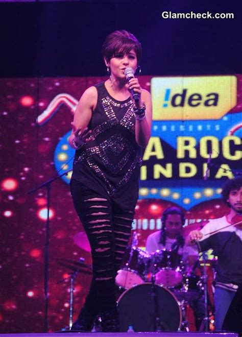 Sunidhi Chauhan Performs At Idea Rocks India Concert In Bhopal — Indian Fashion