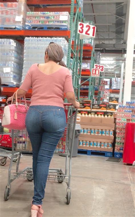 Elegant And Classy Mature Showing Amazing Ass In Jeans