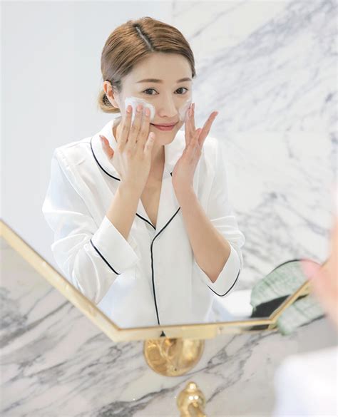 A Step By Step Guide On How To Do Double Cleansing Right
