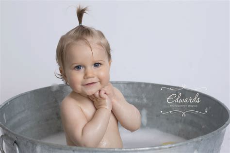 There S Nothing Cuter Than A Baby In A Bubble Bath And This Lil Lady