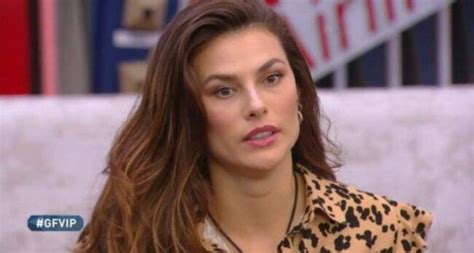 Brasileira Dayane Mello Do Big Brother Itália Esbanja Corpaço Na Web