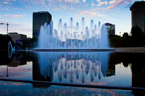 17 Most Mesmerizing Fountains In Kansas City