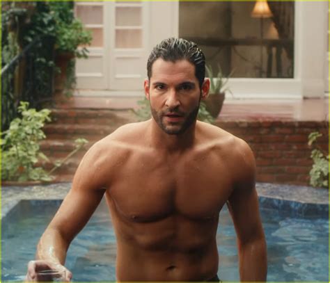 Tom Ellis Bares His Hot Chiseled Abs For Lucifer Date Announcement Video Photo