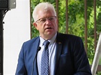 Premier Alan Winde strikes first, wants Western Cape moved to Level 3 ...