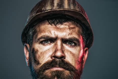 Premium Photo Builder In Protective Helmet Male Builder Close Up Man