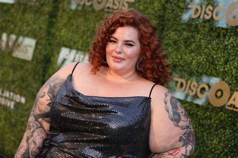 Tess Holliday Urges Fans To Stay Away From Plastic Surgery