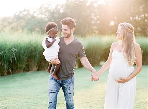 Thomas Rhett Pregnant Wife Lauren Akins And Daughter Willa Appear In