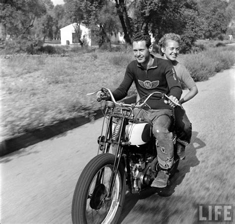 1940s Bike Girls Fascinating Photos Of Female Motorcyclists From 1949