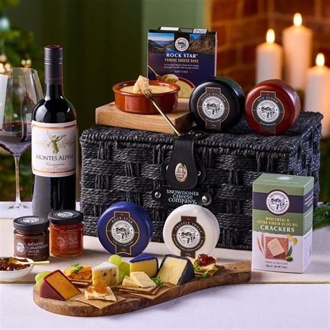 Cheese And Wine Hampers Buy Online Snowdonia Cheese