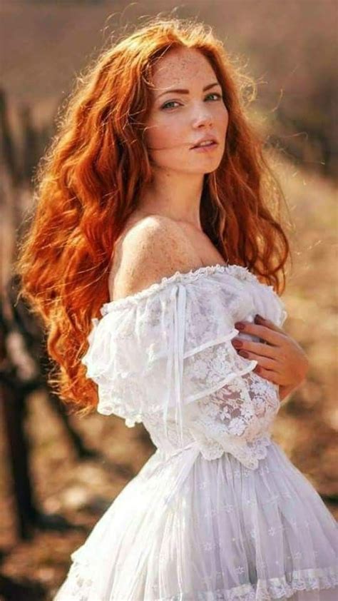 Pin By Lee Sterling On Gorgeous Long Hair Redhead Beauty Beautiful